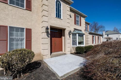 715 Wyndrise Dr, Blue Bell, PA 19422-2915