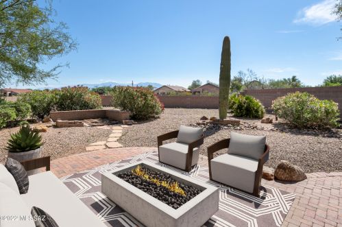 8428 Wind Swept Ln, Tucson, AZ 85743-5268