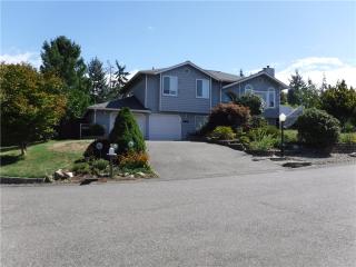 8736 Sungate Pl, Bremerton, WA 98311-9349