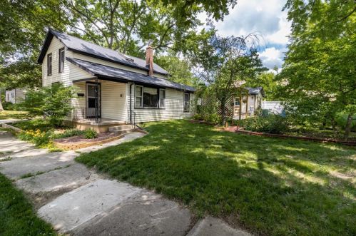 558 Jefferson St, Valpo, IN 46385-4666
