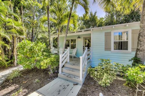 966 Fitzhugh St, Sanibel FL  33957-4520 exterior