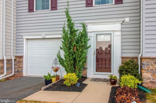 223 Tulip Ln, Gilbertsville, PA 19525-8101