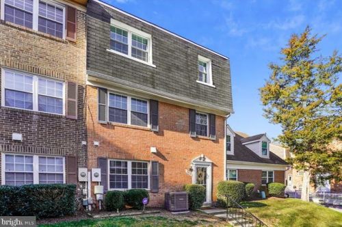 9878 Hagel Cir, Lorton, VA 22079-4307