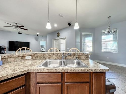 7025 Heatherbrook Dr, Lakeland FL  33809-4623 exterior