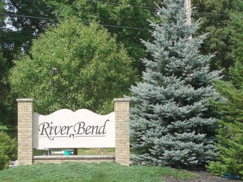 19 Foxwood Cir, West Clarksfield, OH 44889-9084