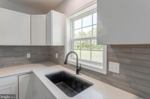 75 Honolulu Rd, Frankford DE  19945-2019 exterior