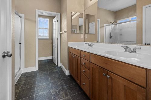 576 Bramblewood Ave, Lathrop CA 95330-9370 exterior