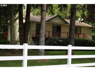 13644 Tyee Rd, Umpqua, OR 97486-9725