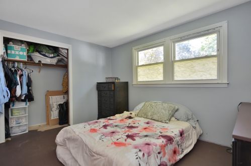 32 Fairview Ave, Nashua NH 03060-4105 exterior