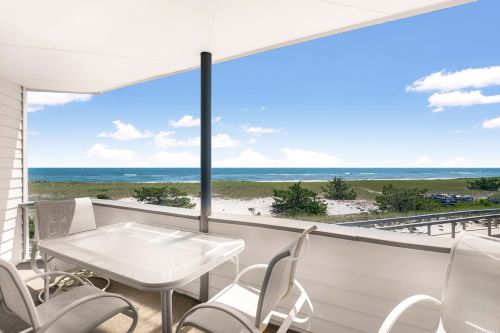 265 Dune Rd, West Hampton Beach, NY 11978-2925
