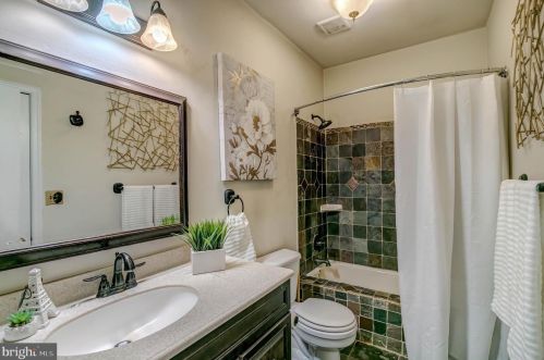 147 Thomas St, Washington DC  20001-1636 exterior