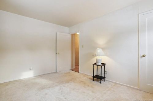 4 Fairway Ln, Norwich CT  06360-7006 exterior