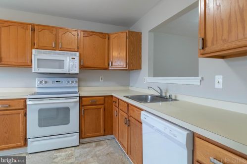 685 Corsica Ave, Bear, DE 19701-2549