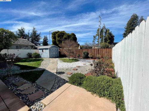 1325 136th Ave, San Leandro CA  94578-2549 exterior