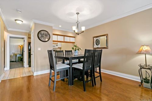 58 Hudson Pt Ln, Crotonville NY  10562-5942 exterior