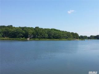 387 Wood Ln, Peconic, NY 11958-1729