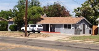 2102 Maple Ave, Fresno, CA 93703-2656