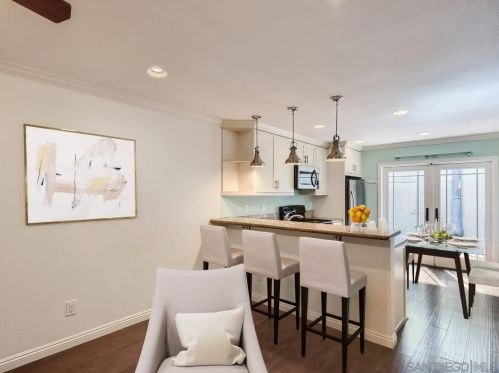 7856 Camino Glorita, San Diego, CA 92122-1804