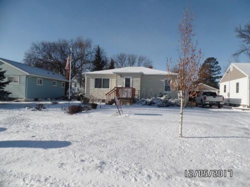 1209 13th St, Moorhead, MN 56560-1635