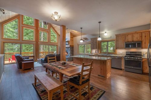 11673 Ski Slope Way, Truckee, CA 96161-6616