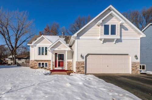 7830 Edgewood Dr, Saint Paul, MN 55112-6202