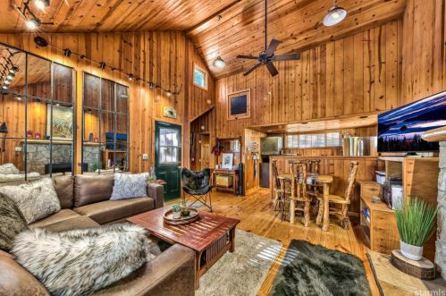 1128 Craig Ave, South Lake Tahoe CA  96150-8146 exterior