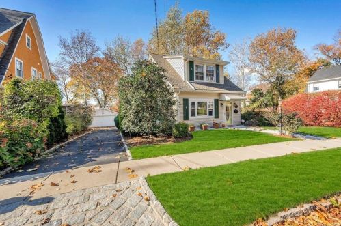 47 Glencar Ave, New Rochelle, NY 10801-2307