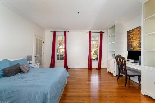 5317 Highstream Ct, Greensboro NC  27407-5825 exterior