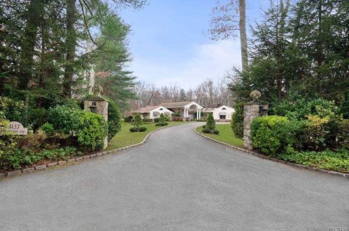 1137 Cedar Ridge Rd, Muttontown, NY 11771-4401