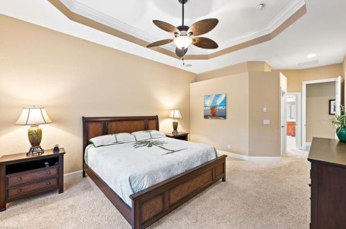 15892 Delaplata Ln, Naples FL 34110-2804 exterior