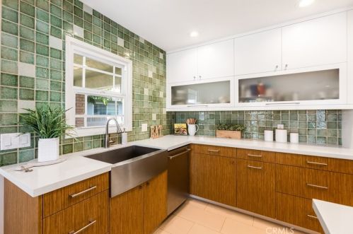 3132 Heather Rd, Long Beach CA  90808-2519 exterior