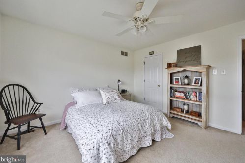 201 Carol Ct, Lansdale PA 19446-1576 exterior