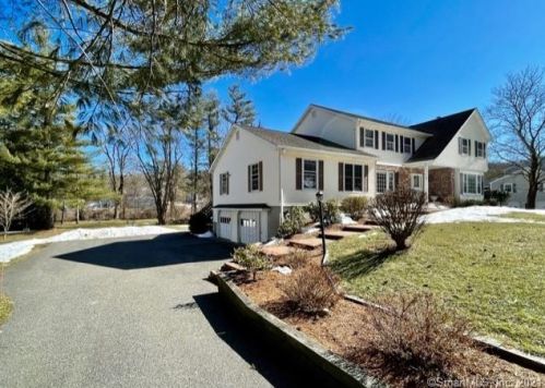 20 Kellogg St, Bethel, CT 06801-1638