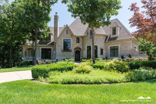 4825 Clear Creek Blvd, Fayetteville, AR 72704-9316