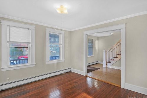 5 Woodland Pl, Stamford, CT 06902-6920
