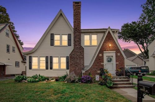 24 Rosewood Ave, Providence, RI 02905-3707