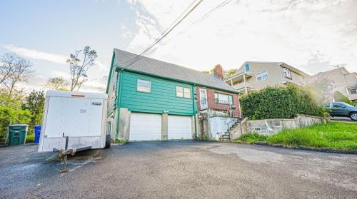 31 Sampson St, Bridgeport CT  06606-4948 exterior