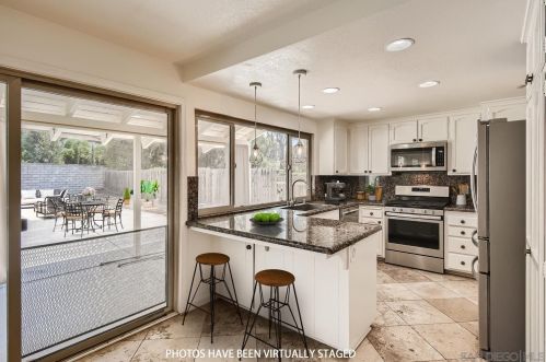 17627 Frondoso Dr, San Diego, CA 92128-1316