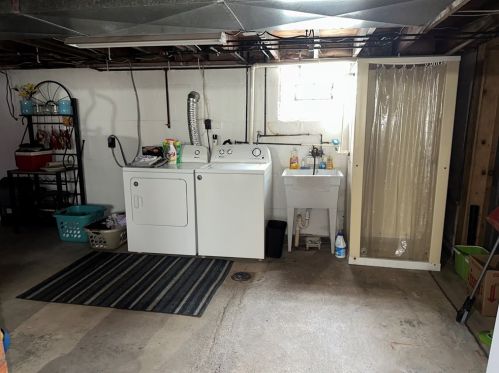 255 Blackhawk Rd, Beaver Falls PA  15010-1465 exterior