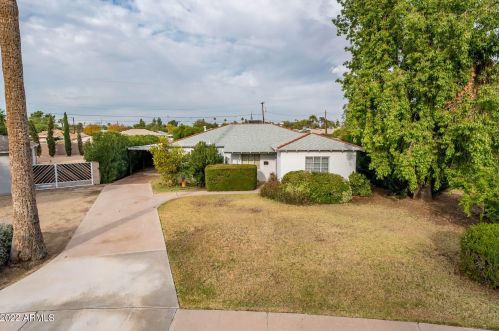 3024 16th Dr, Phoenix, AZ 85015-6147