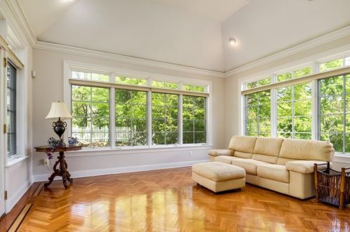 54 Buckout Rd, White Plains NY  10604-1503 exterior