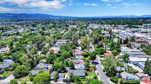 12202 Hartsook St, North Hollywood CA  91601-3961 exterior