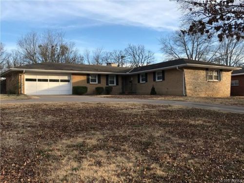 1300 Rockdale Rd, Bartlesville, OK 74006-4510