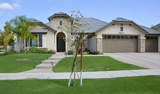 11206 Hartland St, Bakersfield, CA 93312-7007