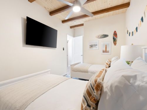 824 Anacapa Ct, San Diego CA  92109-8203 exterior