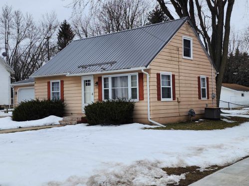 128 Union St, Ripon WI  54971-1436 exterior