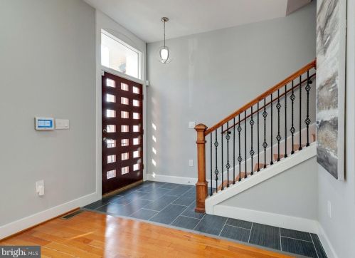 937 R St, Washington, DC 20001-4109