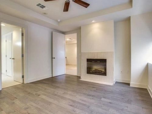 1505 Elm St, Dallas TX  75201-3530 exterior