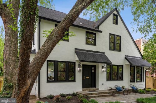 3749 Jocelyn St, Washington, DC 20015-1836