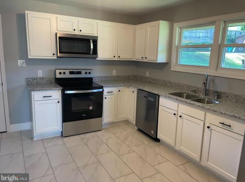 354 Berry St, Madison Mills, VA 22960-1012